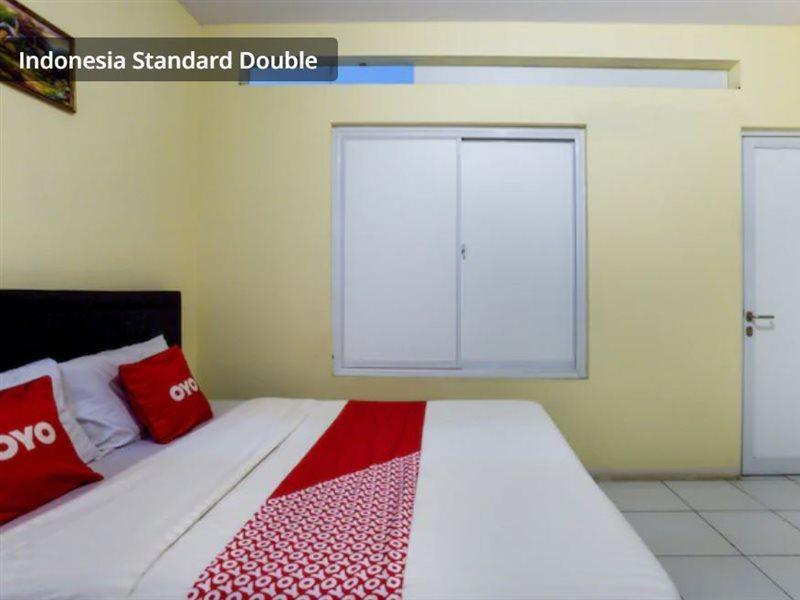 J&B Rooms Pramuka Jakarta Mitra Reddoorz Ngoại thất bức ảnh