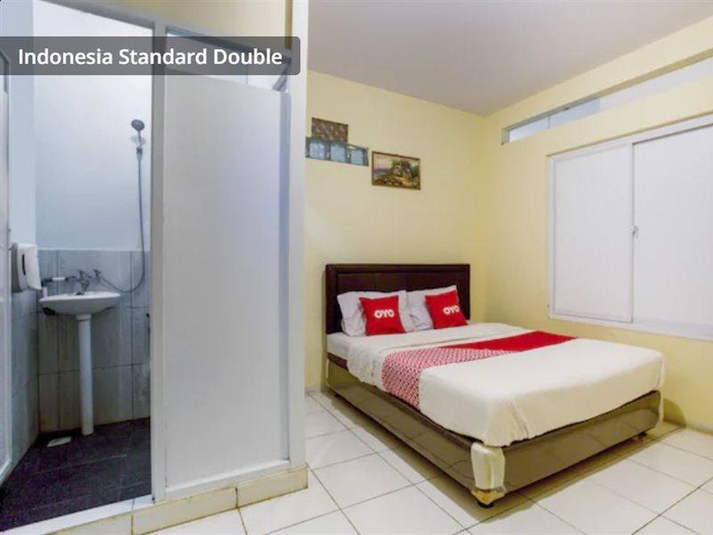 J&B Rooms Pramuka Jakarta Mitra Reddoorz Ngoại thất bức ảnh