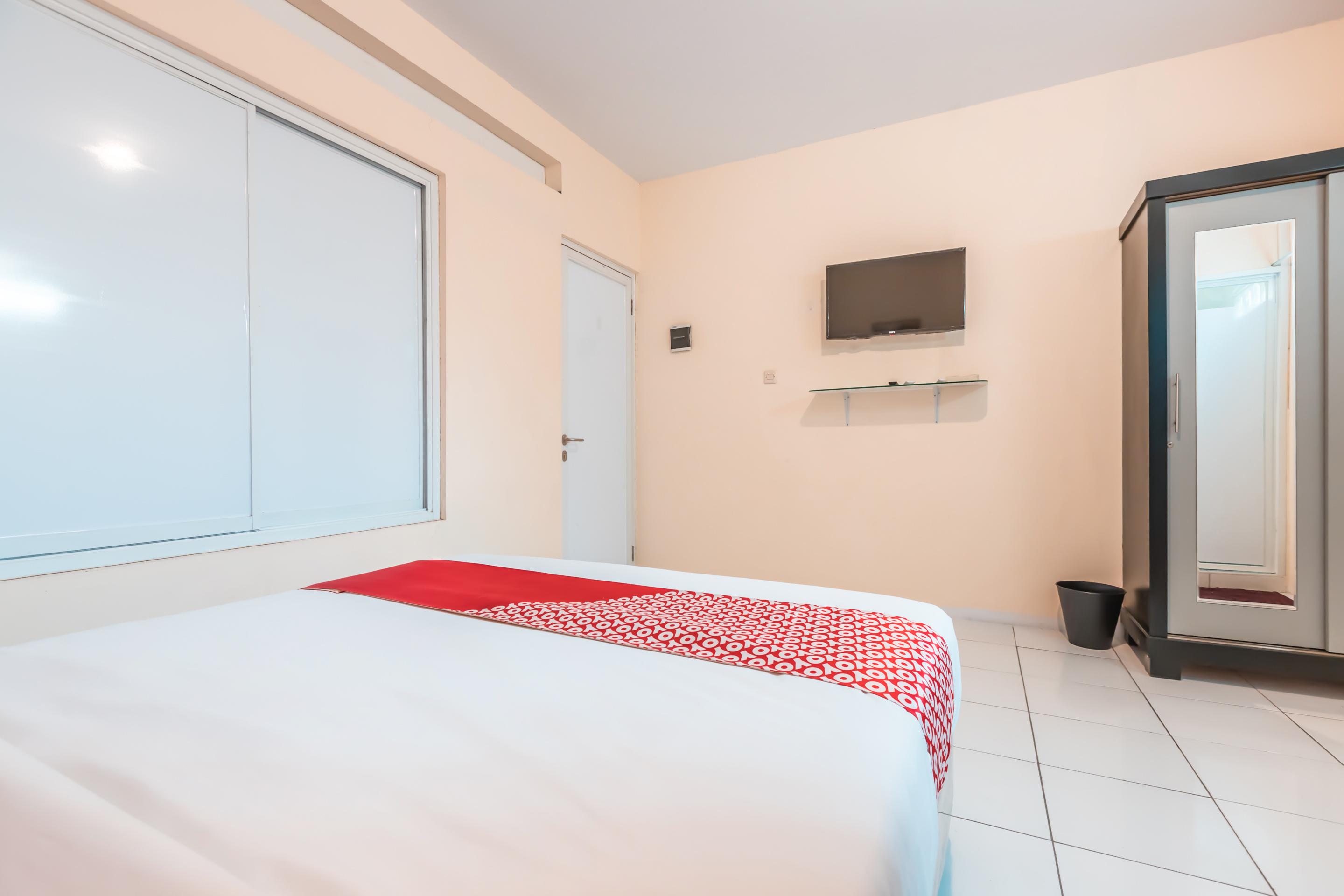 J&B Rooms Pramuka Jakarta Mitra Reddoorz Ngoại thất bức ảnh
