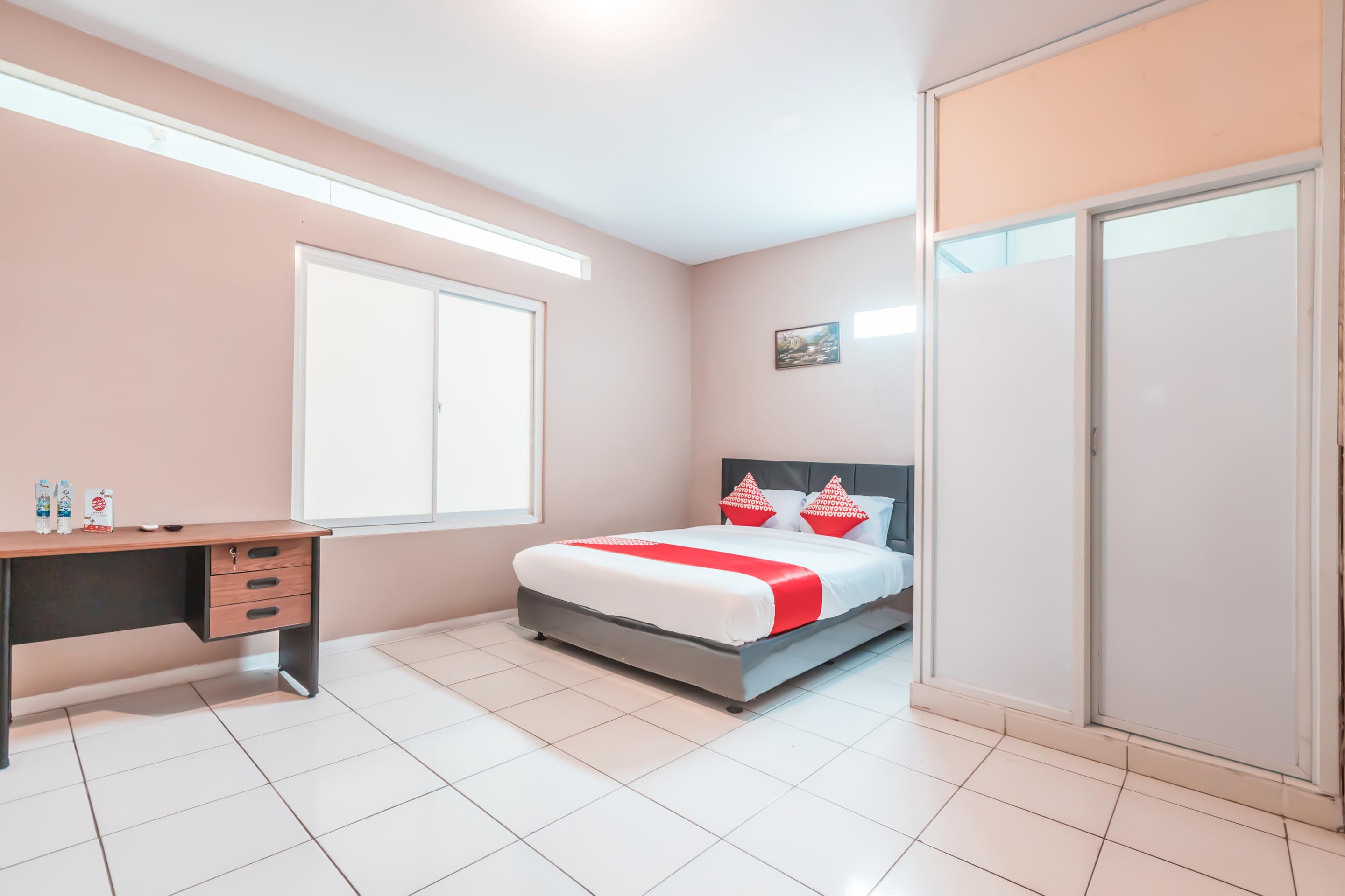 J&B Rooms Pramuka Jakarta Mitra Reddoorz Ngoại thất bức ảnh