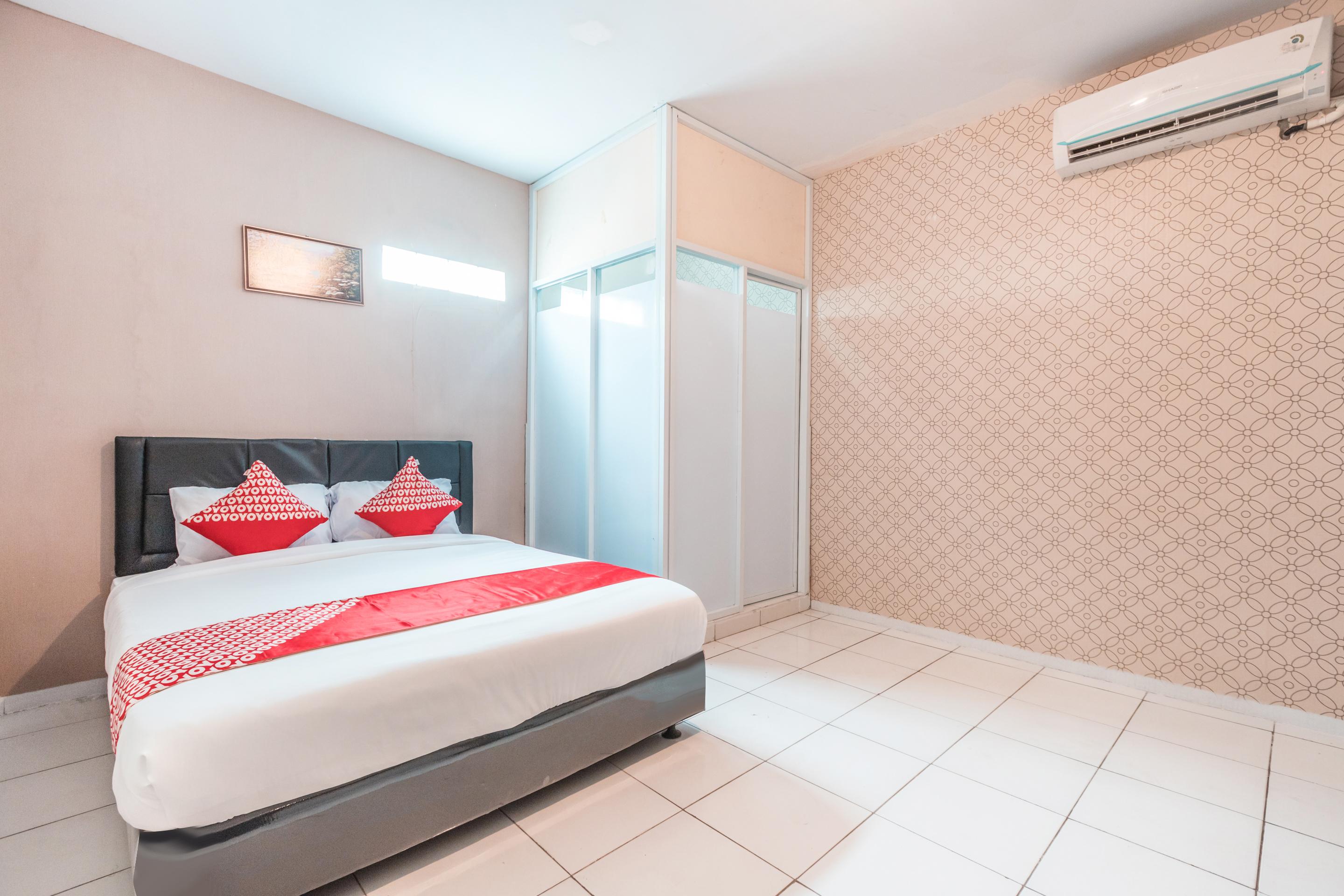 J&B Rooms Pramuka Jakarta Mitra Reddoorz Ngoại thất bức ảnh