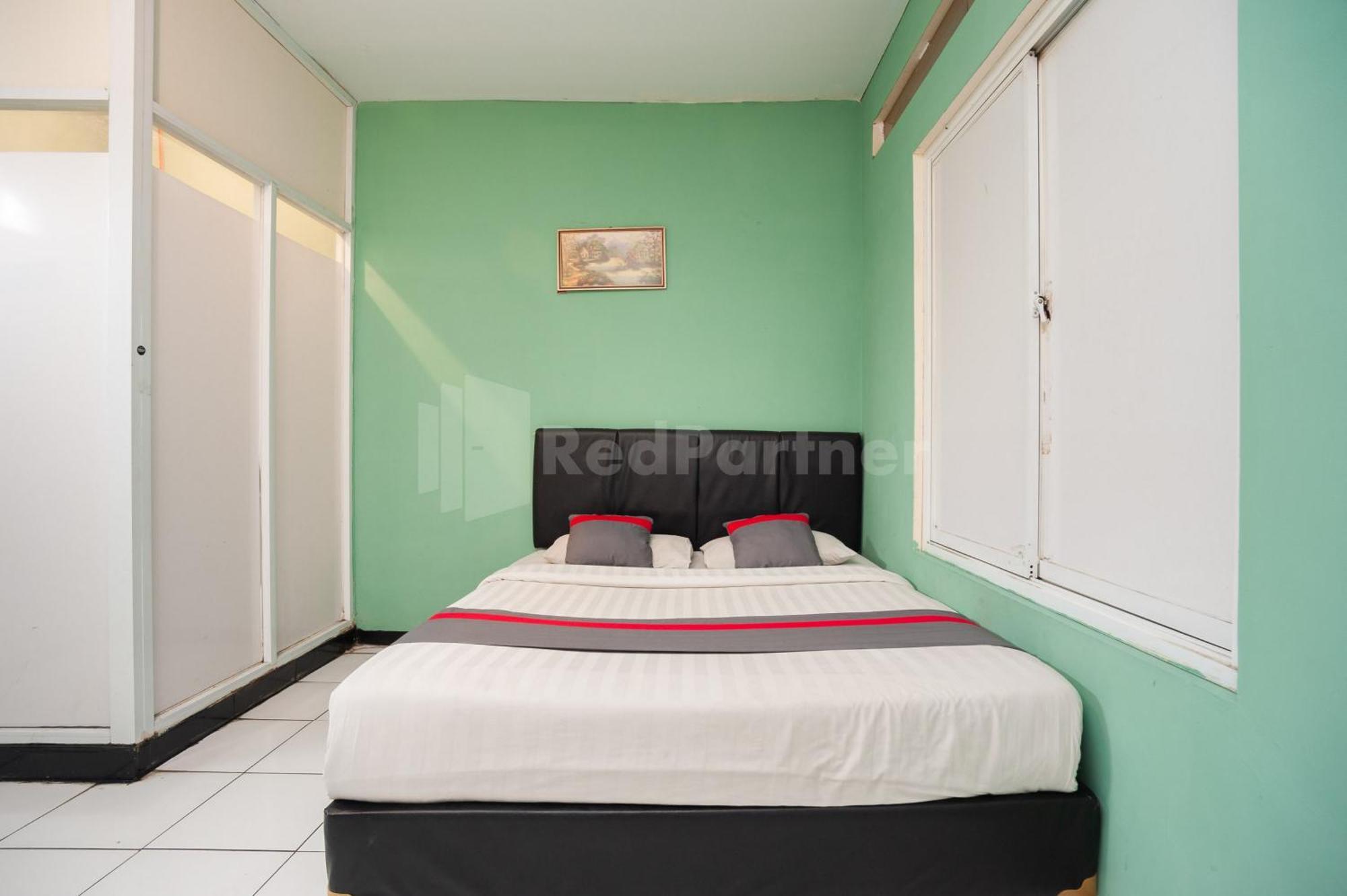 J&B Rooms Pramuka Jakarta Mitra Reddoorz Ngoại thất bức ảnh