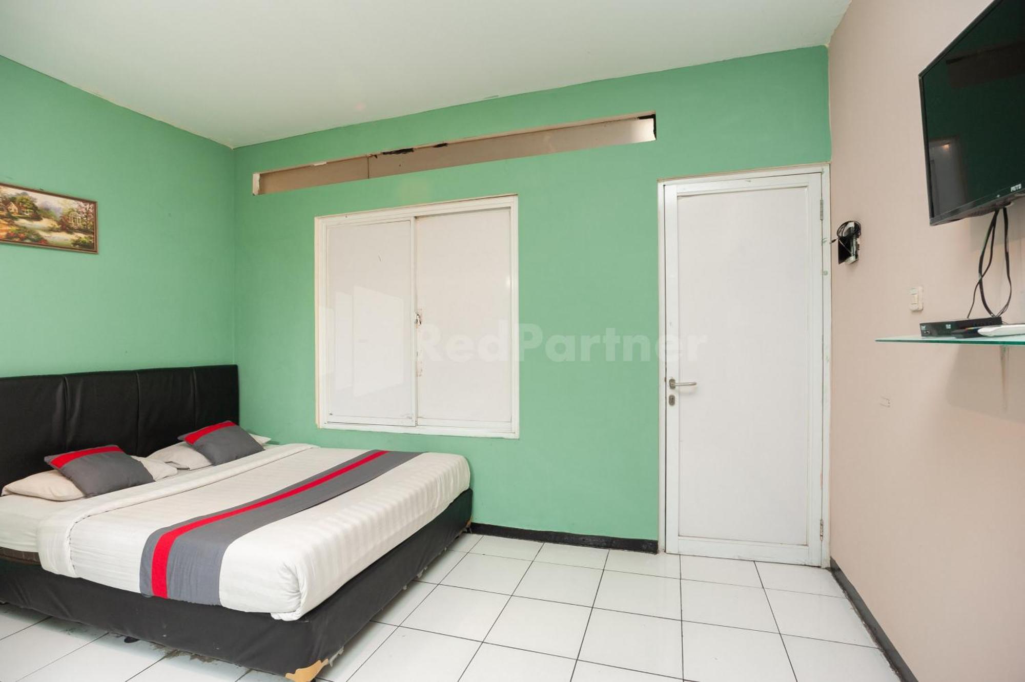 J&B Rooms Pramuka Jakarta Mitra Reddoorz Ngoại thất bức ảnh