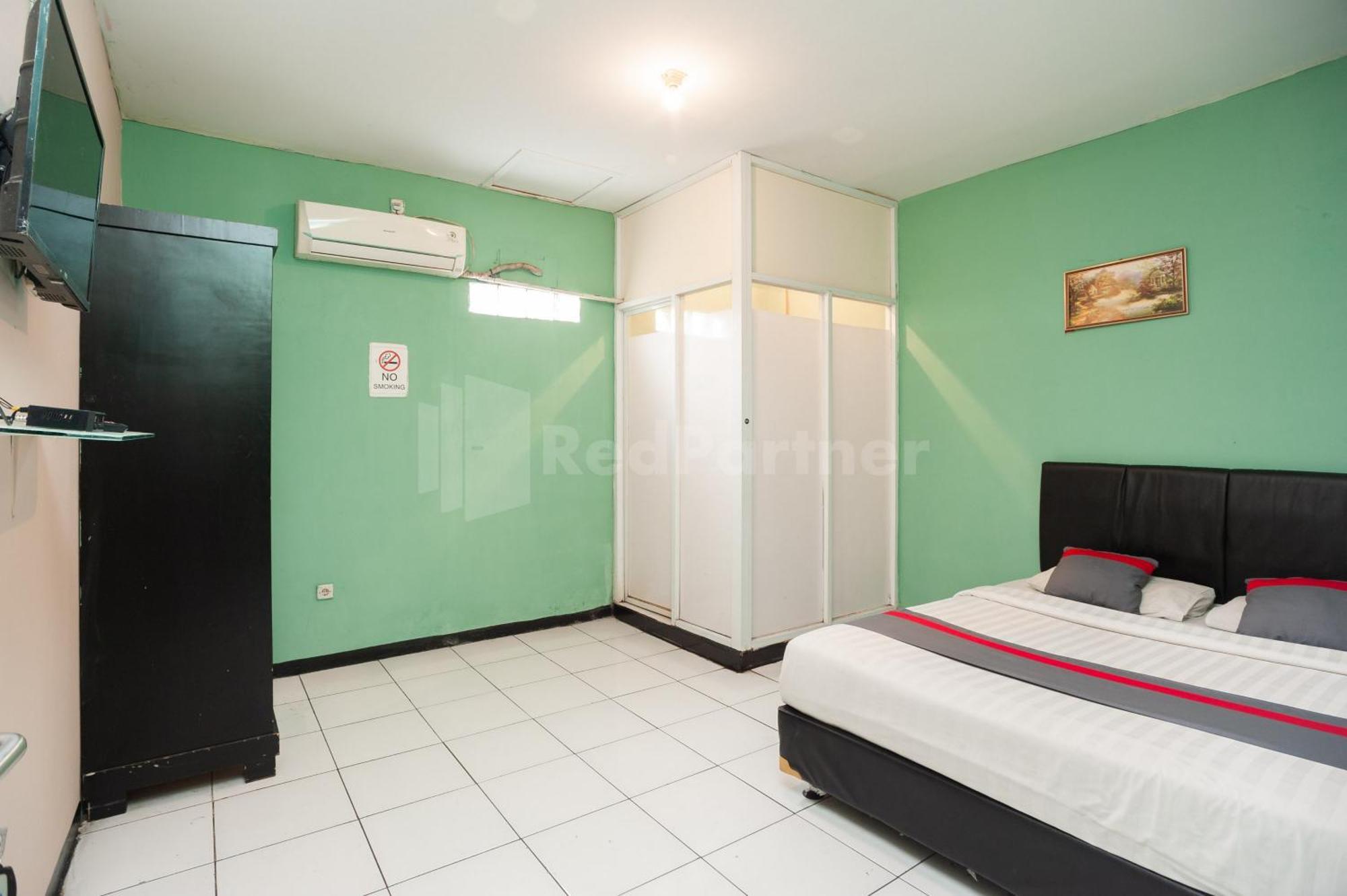 J&B Rooms Pramuka Jakarta Mitra Reddoorz Ngoại thất bức ảnh