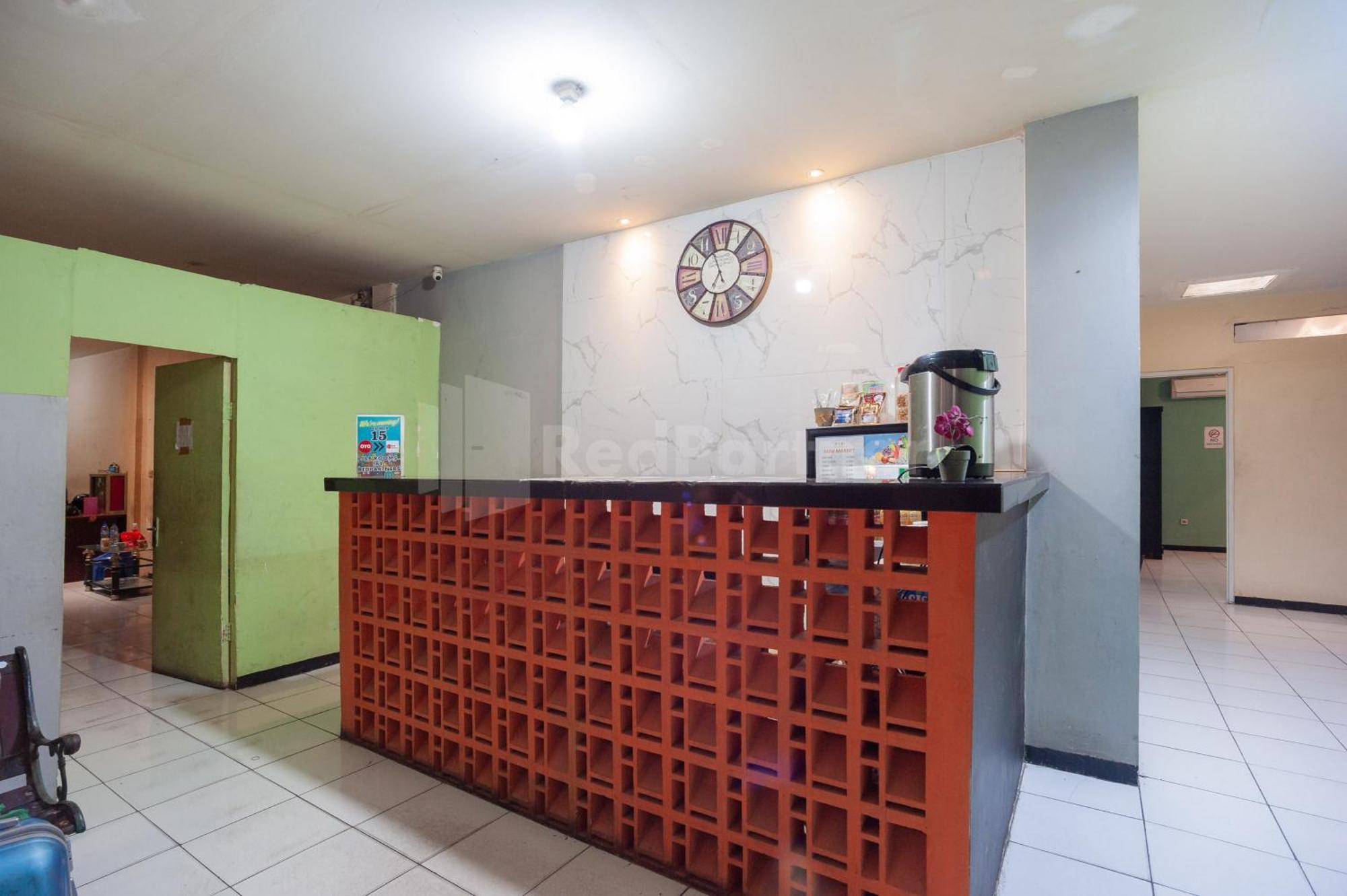 J&B Rooms Pramuka Jakarta Mitra Reddoorz Ngoại thất bức ảnh
